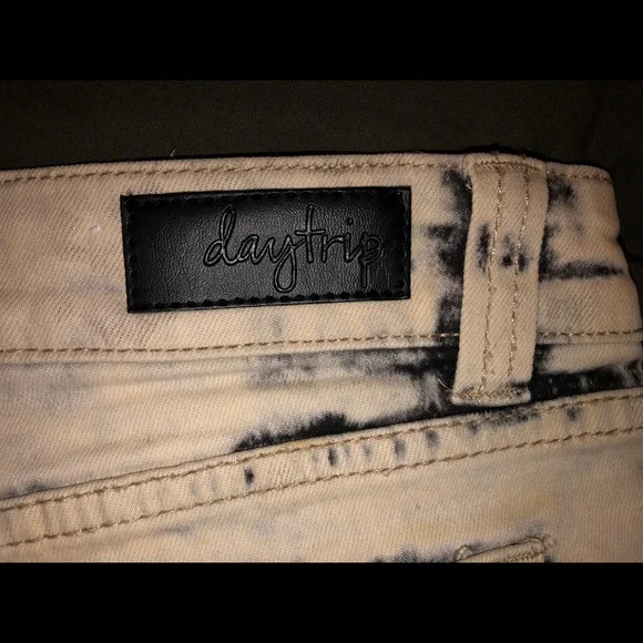 NWOT Daytrip Jean Shorts Size - 26 - Picture 6 of 7